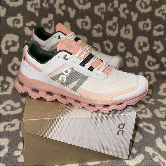 On Running Shoes - Major ISO need size 7